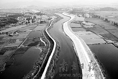 沧元gdp_中国gdp增长图(3)